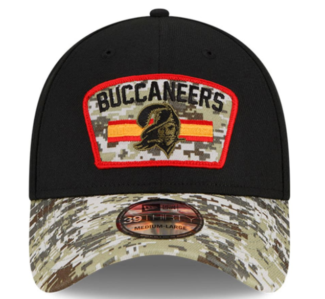 Tampa Bay Buccaneers New Era 2021 Salute to Service Sideline 39THIRTY Flex Hat