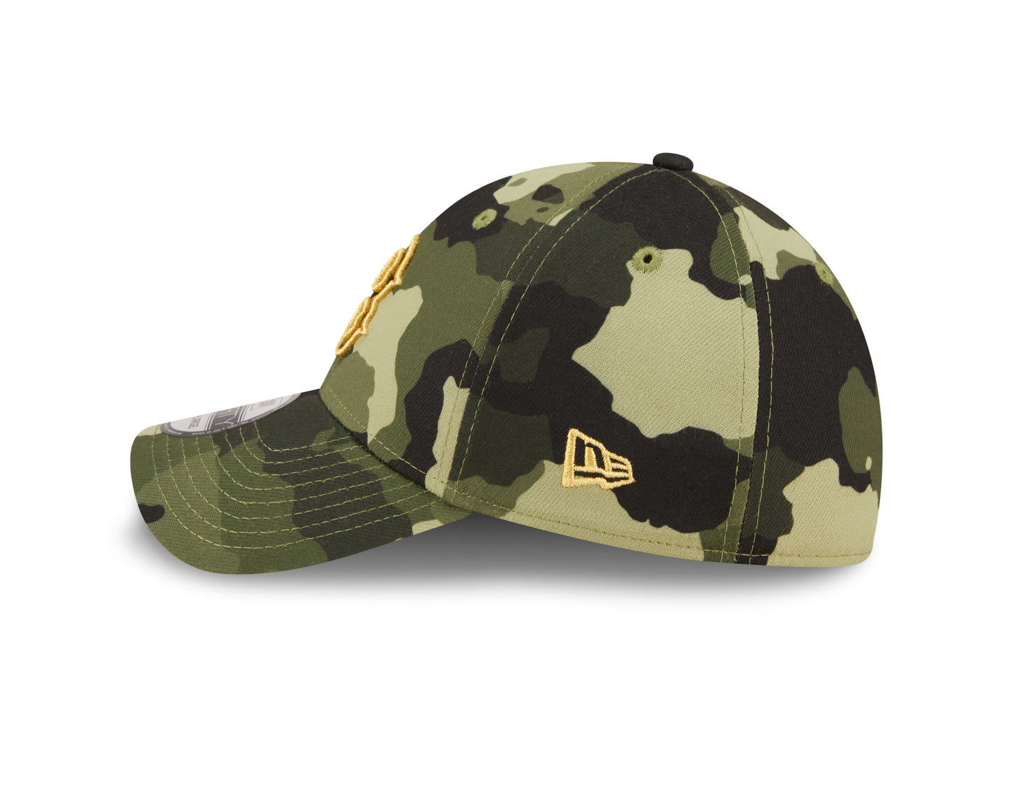 Boston Red Sox New Era Camo Armed Forces Day On-Field 39Thirty Flex Fit Hat