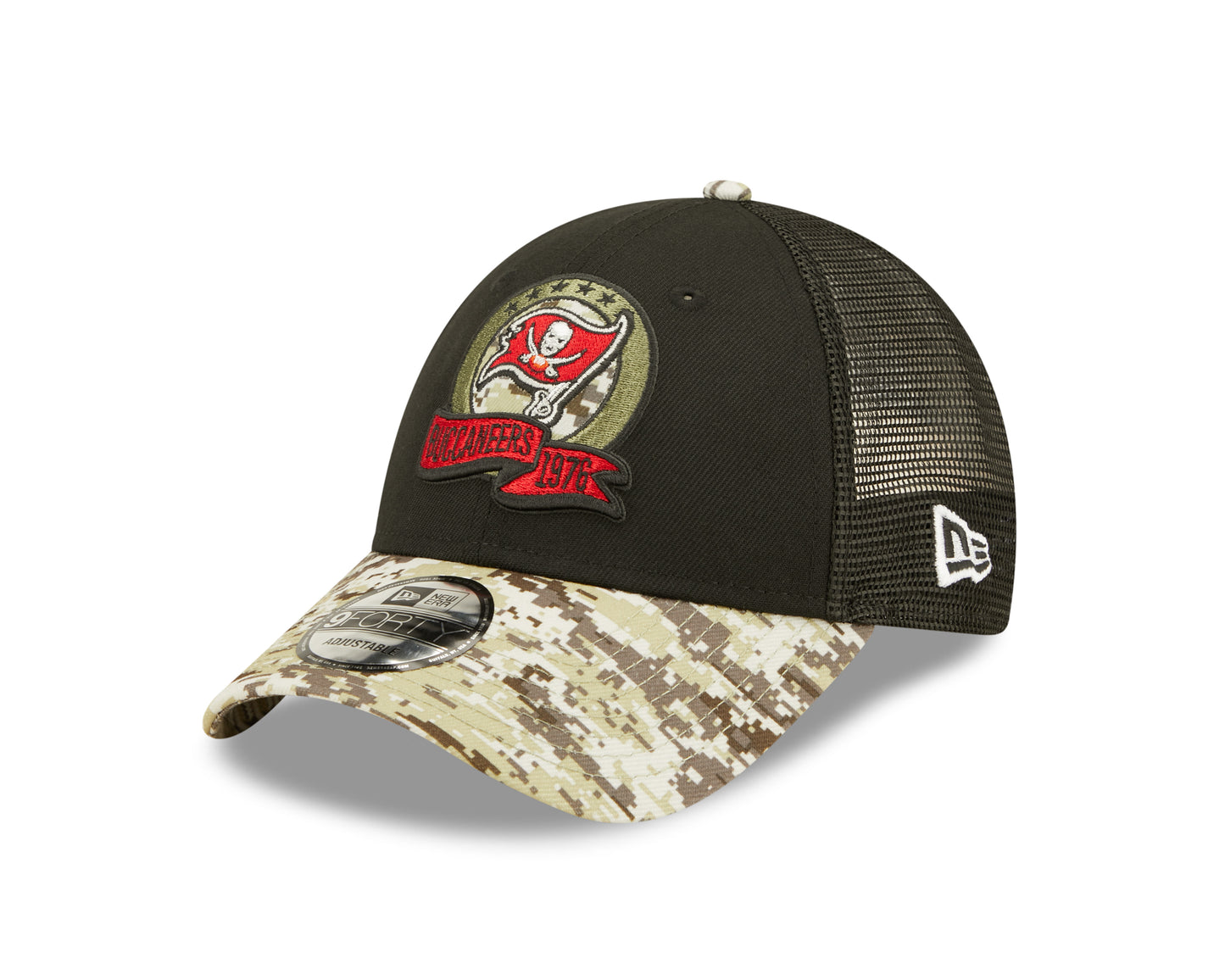 Tampa Bay Buccaneers New Era 2022 Salute To Service 9Forty Adjustable Hat