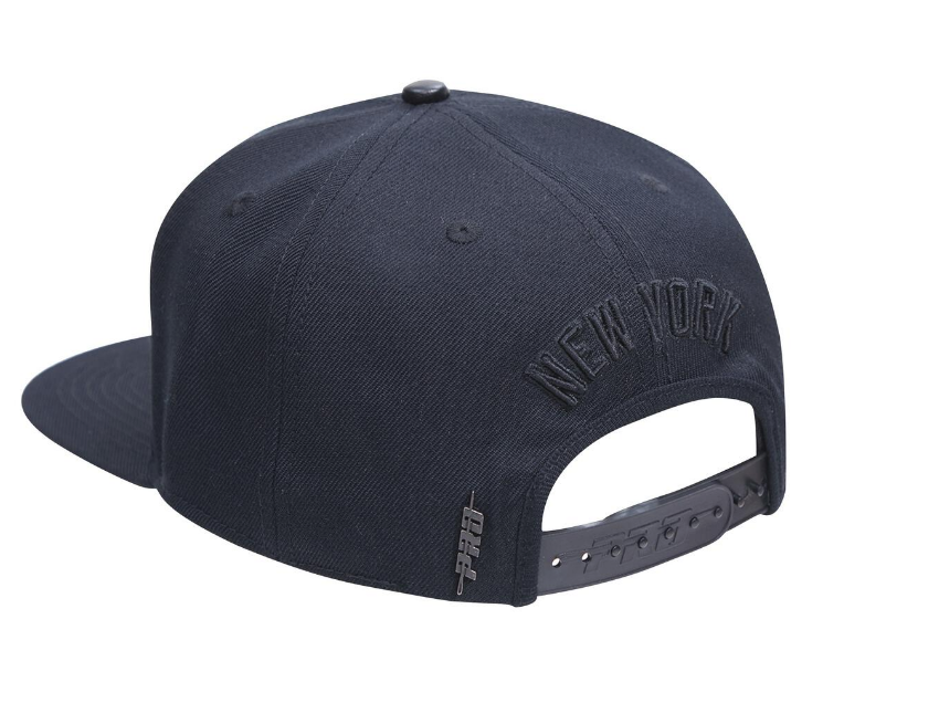 New York Yankees Pro Standard Triple Black Snapback Hat